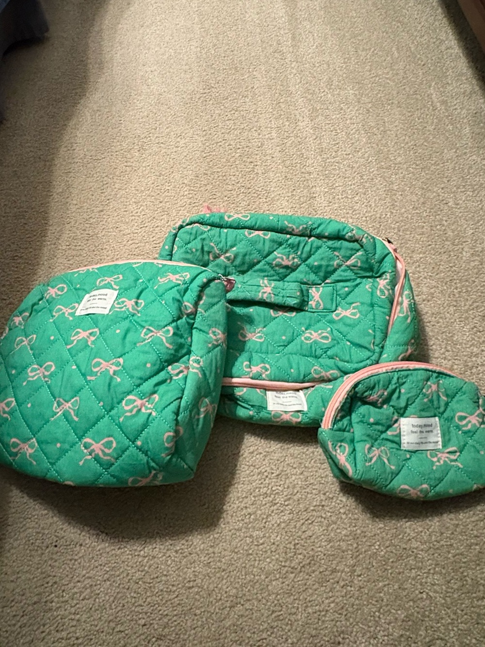 Travel toiletry bag